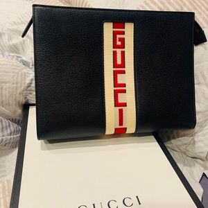 Gucci logo stripe black leather pouch